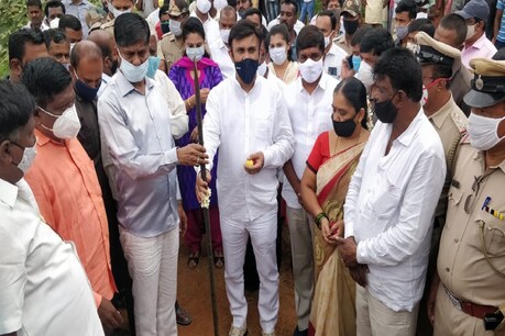 ಚಿಂತಾಮಣಿಯಲ್ಲಿ 1 ಸಾವಿರ ಎಕರೆ ಜಾಗದಲ್ಲಿ ಕೈಗಾರಿಕಾ ವಲಯ ನಿರ್ಮಾಣ: ಸಚಿವ ಡಾ|ಕೆ. ಸುಧಾಕರ್ ಹೇಳಿಕೆ ಚಿಂತಾಮಣಿಯಲ್ಲಿ 1 ಸಾವಿರ ಎಕರೆ ಜಾಗದಲ್ಲಿ ಕೈಗಾರಿಕಾ ವಲಯ ನಿರ್ಮಾಣ: ಸಚಿವ ಡಾ|ಕೆ. ಸುಧಾಕರ್ ಹೇಳಿಕೆ
