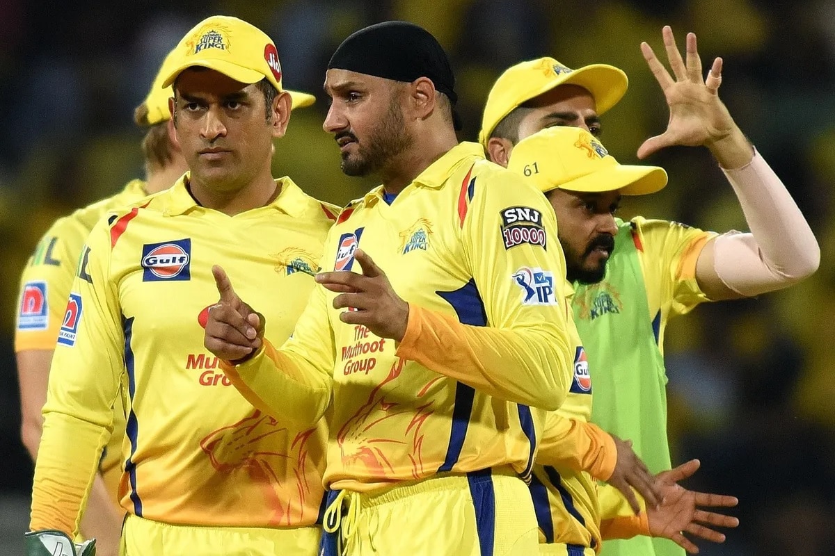  ಸೆಪ್ಟೆಂಬರ್ 19 ರಿಂದ ಐಪಿಎಲ್ ಸೀಸನ್ 13 ಶುರುವಾಗಲಿದ್ದು, ಹಾಲಿ ಚಾಂಪಿಯನ್ ಮುಂಬೈ ಇಂಡಿಯನ್ಸ್ ಮತ್ತು 3 ಬಾರಿ ಚಾಂಪಿಯನ್ ಚೆನ್ನೈ ಸೂಪರ್ ಕಿಂಗ್ಸ್ ನಡುವೆ ಮೊದಲ ಪಂದ್ಯ ನಡೆಯಲಿದೆ.