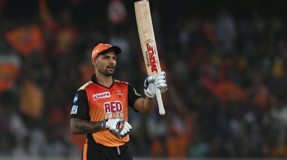  ಐಪಿಎಲ್​ನಲ್ಲಿ ಶಿಖರ್ ಧವನ್ ಇದುವರೆಗೂ 162 ಪಂದ್ಯಗಳನ್ನು ಆಡಿದ್ದಾರೆ. ಸಾಕಷ್ಟು ರನ್ ಪೇರಿಸಿ ತಂಡದ ಗೆಲುವಿನಲ್ಲಿ ಪ್ರಮುಖ ಪಾತ್ರವಹಿಸಿದರೂ ಗಬ್ಬರ್ ಸಿಂಗ್ ಬ್ಯಾಟ್​ನಿಂದ ಶತಕ ಮಾತ್ರ ಮೂಡಿಬಂದಿಲ್ಲ. ಆದರೂ 37 ಅರ್ಧಶತಕದೊಂದಿಗೆ 4648 ರನ್ ಪೇರಿಸಿ ಟಾಪ್ 5 ರನ್​ ಸರದಾರರ ಪಟ್ಟಿಯಲ್ಲಿ ಕಾಣಿಸಿಕೊಂಡಿದ್ದಾರೆ.