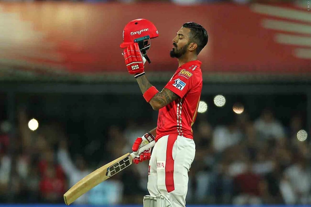  ರಾಯಲ್ ಚಾಲೆಂಜರ್ಸ್ ಬೆಂಗಳೂರು ವಿರುದ್ಧ ಆರ್ಭಟಿಸಿದ್ದ ಕಿಂಗ್ಸ್ ಇಲೆವೆನ್ ಪಂಜಾಬ್ ತಂಡದ ನಾಯಕ ಕೆಎಲ್​ ರಾಹುಲ್ ಒಂದೇ ಒಂದು ಇನಿಂಗ್ಸ್ ಮೂಲಕ ಹಲವು ದಾಖಲೆಗಳನ್ನು ಬರೆದಿದ್ದಾರೆ.