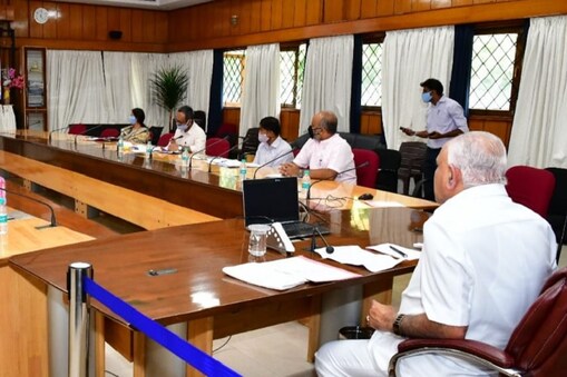 ಸಭೆಯಲ್ಲಿ ಬಿಎಸ್ ಯಡಿಯೂರಪ್ಪ