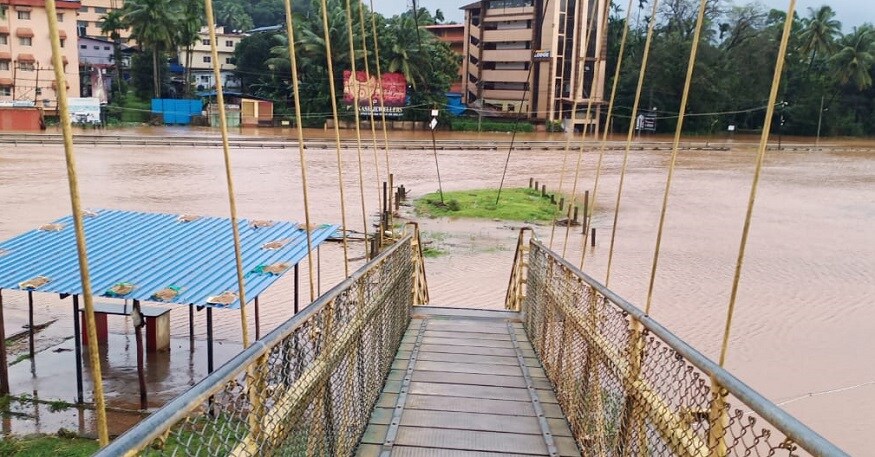 Heavy Rain in Chikmagalur and Shivamogga Mangalore Mudigere Road Closed.