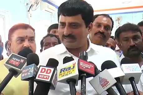 ನನ್ನ ವಿರುದ್ಧ ಪಿತೂರಿ ಮಾಡುತ್ತಿರುವ ಡಿಕೆಶಿ, ಎಚ್ಡಿಕೆ ಮುಂದೆ ಸಾಕಷ್ಟು ಅನುಭವಿಸುತ್ತಾರೆ; ಸಿಪಿ ಯೋಗೇಶ್ವರ್ ನನ್ನ ವಿರುದ್ಧ ಪಿತೂರಿ ಮಾಡುತ್ತಿರುವ ಡಿಕೆಶಿ, ಎಚ್ಡಿಕೆ ಮುಂದೆ ಸಾಕಷ್ಟು ಅನುಭವಿಸುತ್ತಾರೆ; ಸಿಪಿ ಯೋಗೇಶ್ವರ್