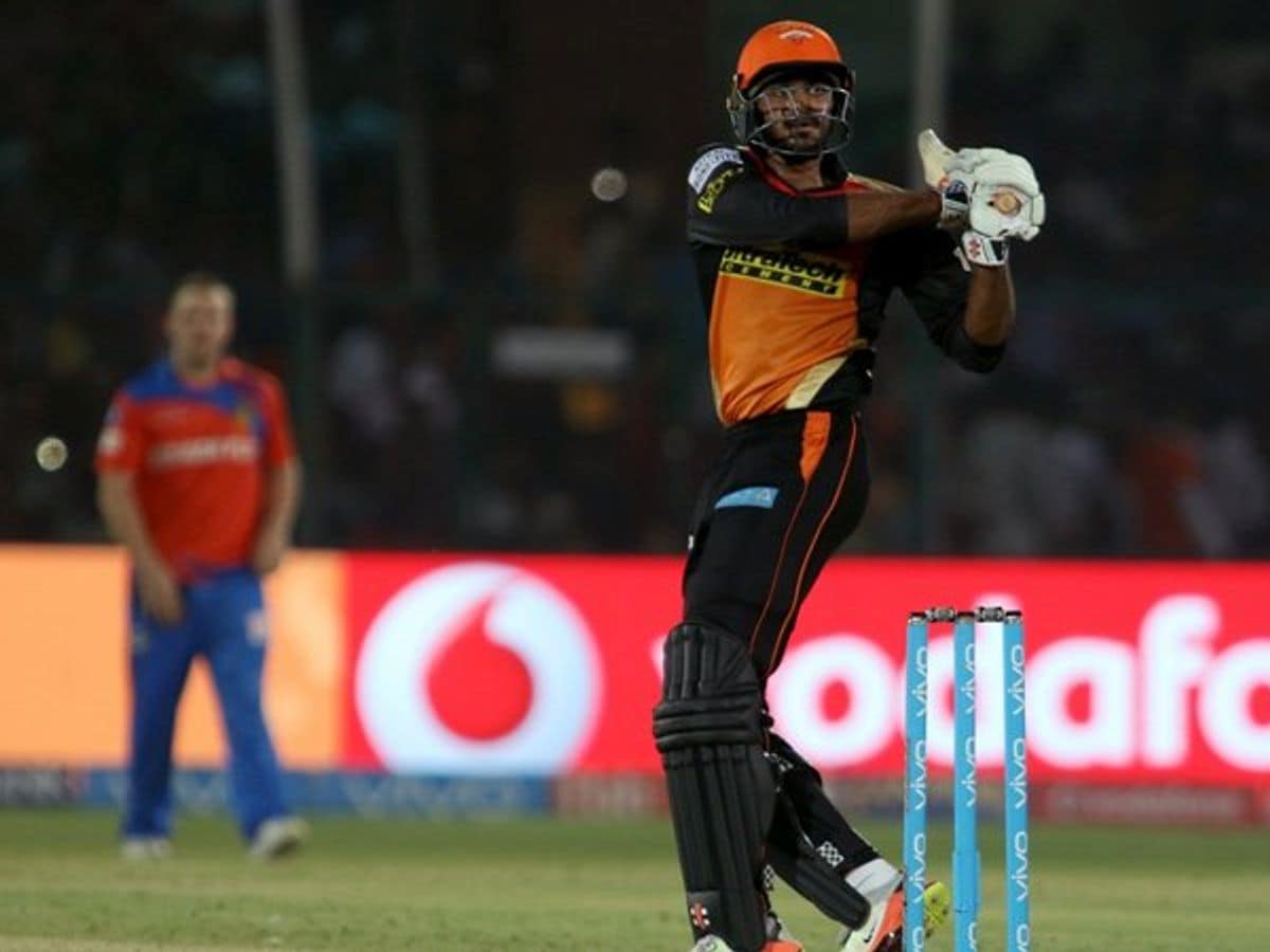  ಯಾವುದಾದರೂ ಒಂದು ರೀತಿಯಲ್ಲಿ ತಮ್ಮ ಹೆಸರು ಕೂಡ ದಾಖಲೆ ಪಟ್ಟಿಯಲ್ಲಿರಬೇಕು ಎಂದು ಬಯಸಿದ್ದರು. ಅಂತಹದೊಂದು ದಾಖಲೆಯನ್ನು ಕೂಡ ಅವರು ಮುಂದುವರೆಸಿದ್ದರು. ಅದು ಐಪಿಎಲ್​ ಸೀಸನ್​-13ನಲ್ಲಿ ನಡೆದ ಆರ್​ಸಿಬಿ ವಿರುದ್ಧದ ಪಂದ್ಯದ ತನಕ ಮಾತ್ರ.