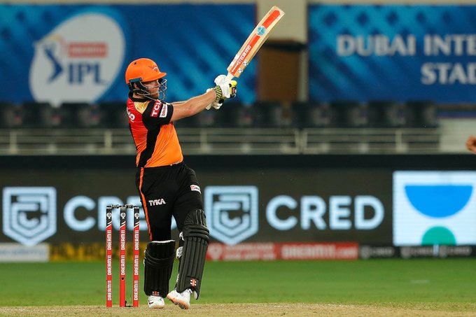  2ನೇ ವಿಕೆಟ್​ಗೆ ಜಾನಿ ಬೈರ್​ಸ್ಟೋ ಜೊತೆಯಾದ ಮನೀಶ್ ಪಾಂಡೆ ಅತ್ಯುತ್ತಮ ಆಟ ಪ್ರದರ್ಶಿಸಿದರು.