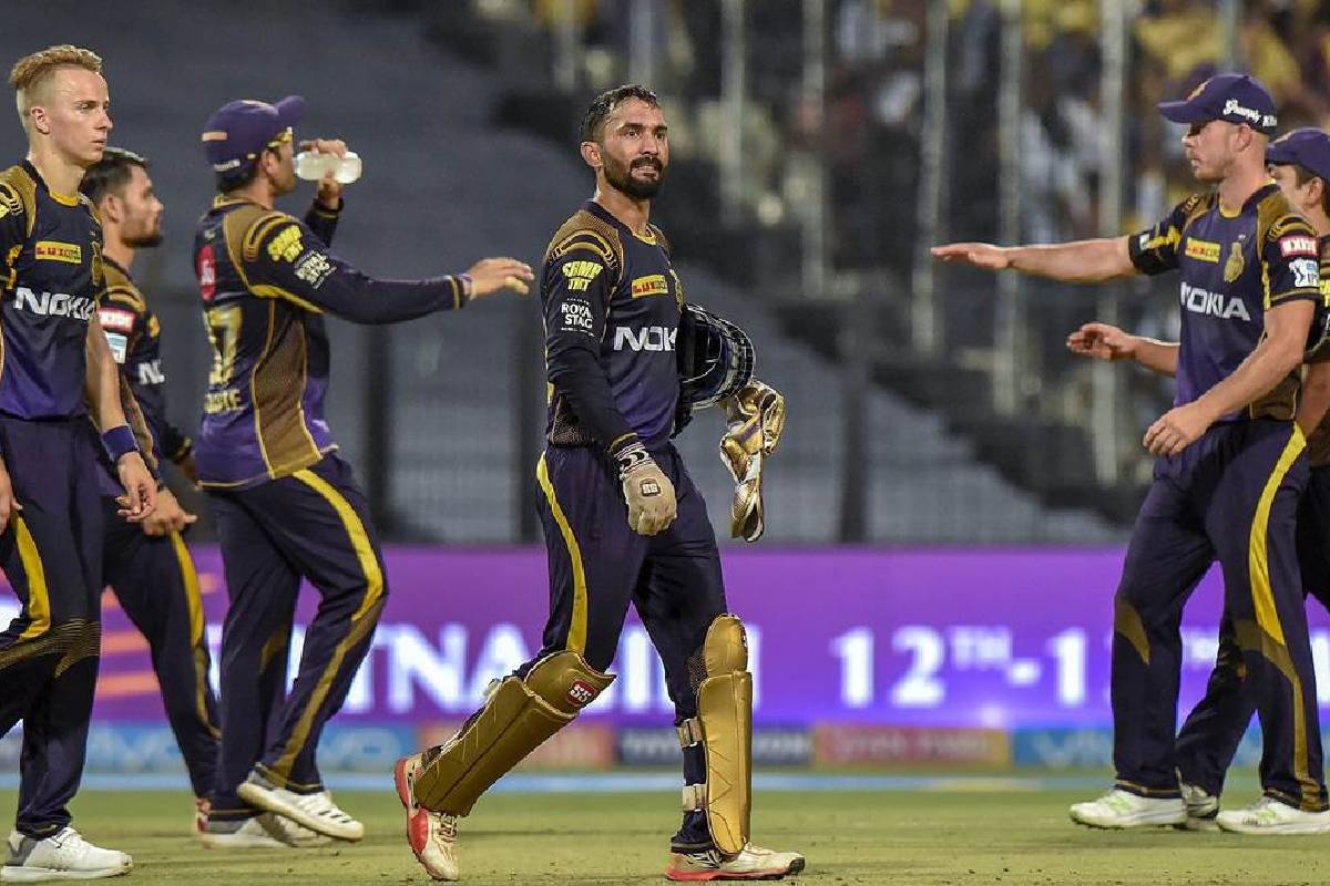  ಉಭಯ ತಂಡಗಳು ಬಲಿಷ್ಠವಾಗಿದ್ದು, ಘಟಾನುಘಟಿ ಆಟಗಾರರು ಎರಡು ತಂಡಗಳಲ್ಲೂ ಇದೆ. ಆದರೆ ಅಂಕಿ ಅಂಶಗಳನ್ನು ಗಮನಿಸಿದ್ರೆ ಮುಂಬೈ ಇಂಡಿಯನ್ಸ್​ ಕೆಕೆಆರ್ ವಿರುದ್ಧ ಮೇಲುಗೈ ಸಾಧಿಸಿದೆ. ಎರಡು ತಂಡಗಳು 25 ಬಾರಿ ಮುಖಾಮುಖಿಯಾಗಿದ್ದು, ಅದರಲ್ಲಿ 19 ಸಲ ಮುಂಬೈ ಇಂಡಿಯನ್ಸ್ ವಿಜಯ ಸಾಧಿಸಿದೆ. ಇನ್ನು 6 ಬಾರಿ ಗೆದ್ದಿರುವ ಕೊಲ್ಕತ್ತಾ ನೈಟ್ ರೈಡರ್ಸ್ ಈ ಬಾರಿ ಗೆಲುವಿನ ಅಂಕಿಯನ್ನು ಏರಿಸುವ ಆತ್ಮ ವಿಶ್ವಾಸದಲ್ಲಿದೆ.