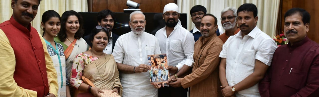 Kannada movie july 22nd 1947 was launched by PM Modi with the help of Suresh Angadi Nanjegowda, Kannada Movie July 22nd 1947, kannada movie launched by pm Narendra modi, Suresh angadi, suresh angadi death, suresh angadi funeral, suresh angadi news, union minister suresh angadi, suresh angadi news
