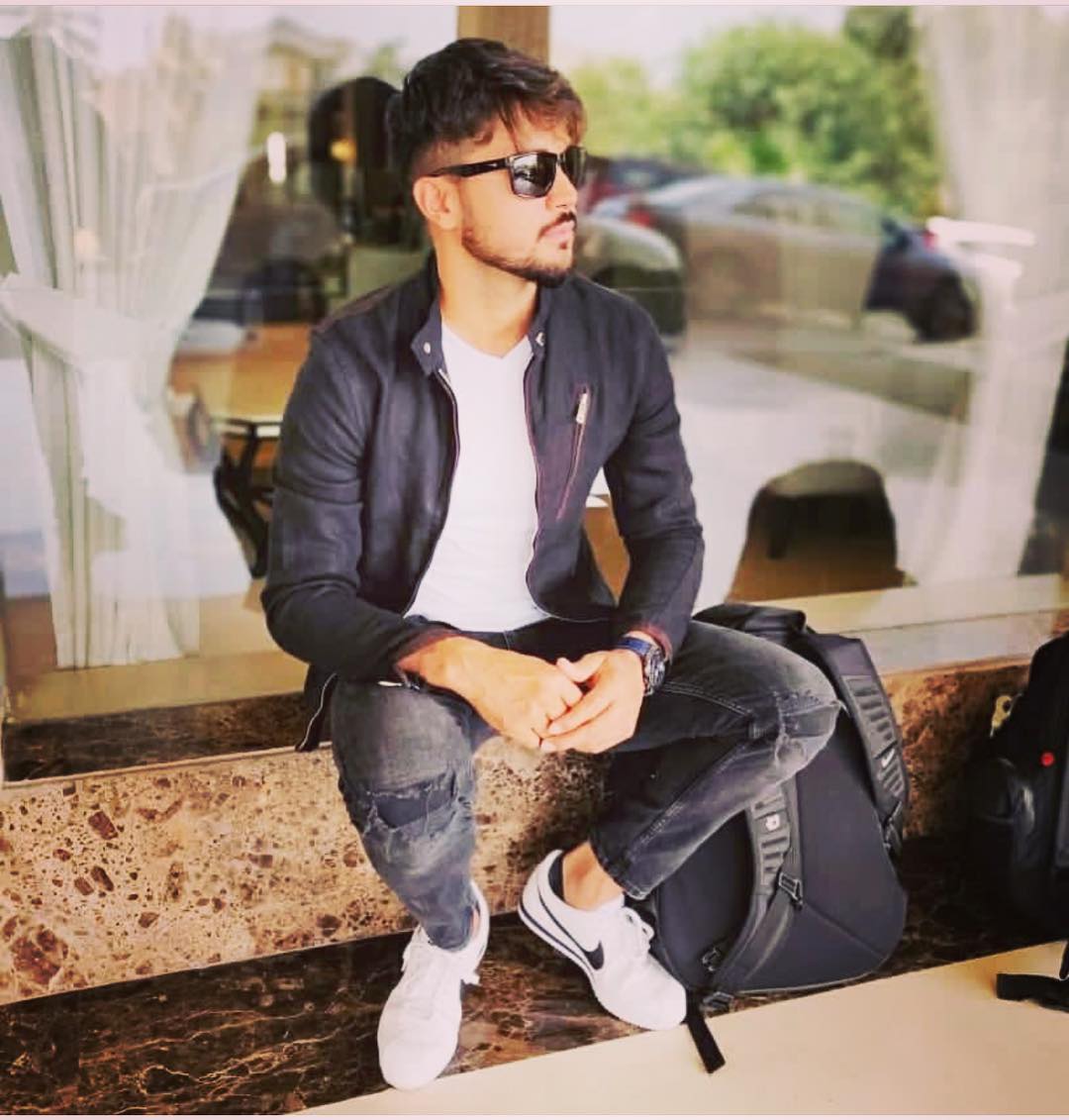  ಈ ಮೂಲಕ ಅಭಿಮಾನಿಗಳಿಗೆ ಸಿಹಿ ಉಣಿಸಲು ಸಜ್ಜಾಗಿದೆ. ಸಾಕಷ್ಟು ಹೊಸತನದೊಂದಿಗೆ ಇಂದಿನ ಚೊಚ್ಚಲ ಪಂದ್ಯದಲ್ಲಿ ಸನ್​ ರೈಸರ್ಸ್​​ ಹೈದರಾಬಾದ್​ ತಂಡವನ್ನು ಎದುರಿಸಲು ಆರ್​ಸಿಬಿ ಸಜ್ಜಾಗಿದೆ