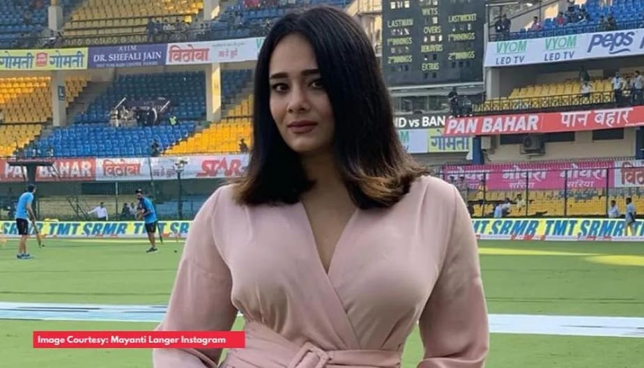  ತನ್ನ ವಿಭಿನ್ನ ಶೈಲಿಯ ನಿರೂಪಣೆಯ ಮೂಲಕ ಪಡ್ಡೆ ಹುಡುಗರ ನಿದ್ದೆ ಕೆಡಿಸಿರುವ ಹಾಟ್ ಆ್ಯಂಕರ್ ಮಯಾಂತಿ ಲ್ಯಾಂಗರ್ ಈ ಬಾರಿಯ ಐಪಿಎಲ್​ನಲ್ಲಿ ಕಾಣಸಿಗುವುದಿಲ್ಲ.