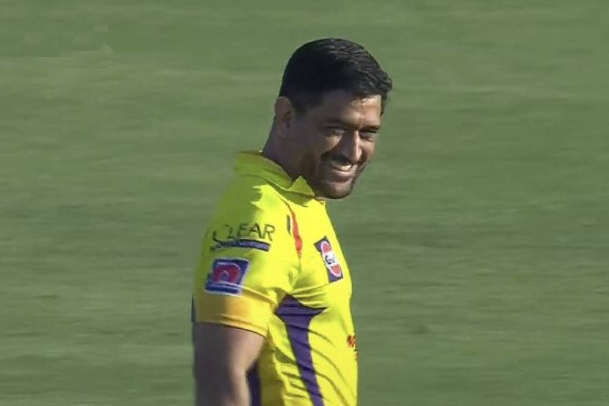  ಈ ಮೂಲಕ ಐಪಿಎಲ್​ ಐತಿಹಾಸದಲ್ಲಿ ಹೊಸ ದಾಖಲೆಯನ್ನು ಧೋನಿ ನಿರ್ಮಿಸಿದರು. ಹೌದು, ಇಂಡಿಯನ್ ಪ್ರಿಮಿಯರ್​ ಲೀಗ್​ ಐತಿಹಾಸದಲ್ಲೇ ಮೊದಲ 100 ಪಂದ್ಯಗಳನ್ನು ಗೆದ್ದ ಹೆಗ್ಗಳಿಕೆಗೆ ಕೂಲ್​ ಕ್ಯಾಪ್ಟನ್ ಪಾತ್ರರಾಗಿದ್ದಾರೆ.