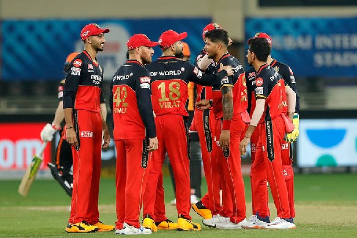  ಅದರಲ್ಲೂ ಈ ಹಿಂದೆ ಕಿಂಗ್ಸ್ ಇಲೆವೆನ್ ಪಂಜಾಬ್ ತಂಡವನ್ನು ಪ್ರತಿನಿಧಿಸಿದ್ದ ಆರೋನ್ ಫಿಂಚ್ ಆರ್​ಸಿಬಿ ಓಪನ್ ಆಗಿ ಕಣಕ್ಕಿಳಿಯುತ್ತಿರುವುದು ವಿಶೇಷವಾದರೆ, ಇತ್ತ ಆರ್​ಸಿಬಿ ತಂಡದ ಮಾಜಿ ಆರಂಭಿಕ ಕ್ರಿಸ್ ಗೇಲ್ ಇಂದಿನ ಪಂದ್ಯದಲ್ಲಿ ಕಿಂಗ್ಸ್ ಪರ ಕಣಕ್ಕಿಳಿಯುವ ಸಾಧ್ಯತೆಯಿದೆ.