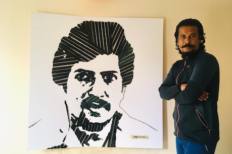 ಫಿಲ್ಮ್ ರೀಲ್ನಲ್ಲಿ ಮೂಡಿದ ವಿಷ್ಣುದಾದನ ಭಾವಚಿತ್ರ: ನೆಚ್ಚಿನ ನಟನ ಹುಟ್ಟುಹಬ್ಬಕ್ಕೆ ಮೈಸೂರಿನ ಕಲಾವಿದನಿಂದ ಅಪರೂಪದ ಉಡುಗೊರೆ ಫಿಲ್ಮ್ ರೀಲ್ನಲ್ಲಿ ಮೂಡಿದ ವಿಷ್ಣುದಾದನ ಭಾವಚಿತ್ರ: ನೆಚ್ಚಿನ ನಟನ ಹುಟ್ಟುಹಬ್ಬಕ್ಕೆ ಮೈಸೂರಿನ ಕಲಾವಿದನಿಂದ ಅಪರೂಪದ ಉಡುಗೊರೆ