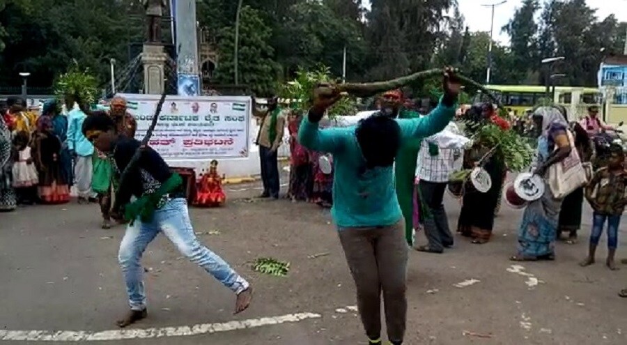 Duruga Muragi community members