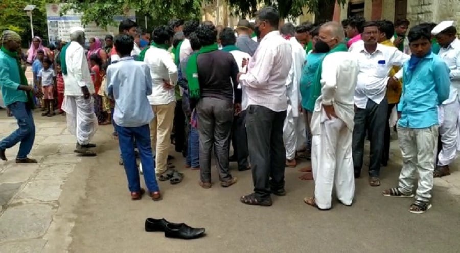 Duruga Muragi community members protest in Vijayapura