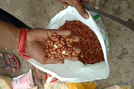 ಮಕ್ಕಳಿಗೆ ಸಿಗಬೇಕಾದ ಪೌಷ್ಟಿಕ ಆಹಾರ ಅಂಗನವಾಡಿ ಕಾರ್ಯಕರ್ತೆಯರ ಮನೆಗೆ ಮಕ್ಕಳಿಗೆ ಸಿಗಬೇಕಾದ ಪೌಷ್ಟಿಕ ಆಹಾರ ಅಂಗನವಾಡಿ ಕಾರ್ಯಕರ್ತೆಯರ ಮನೆಗೆ
