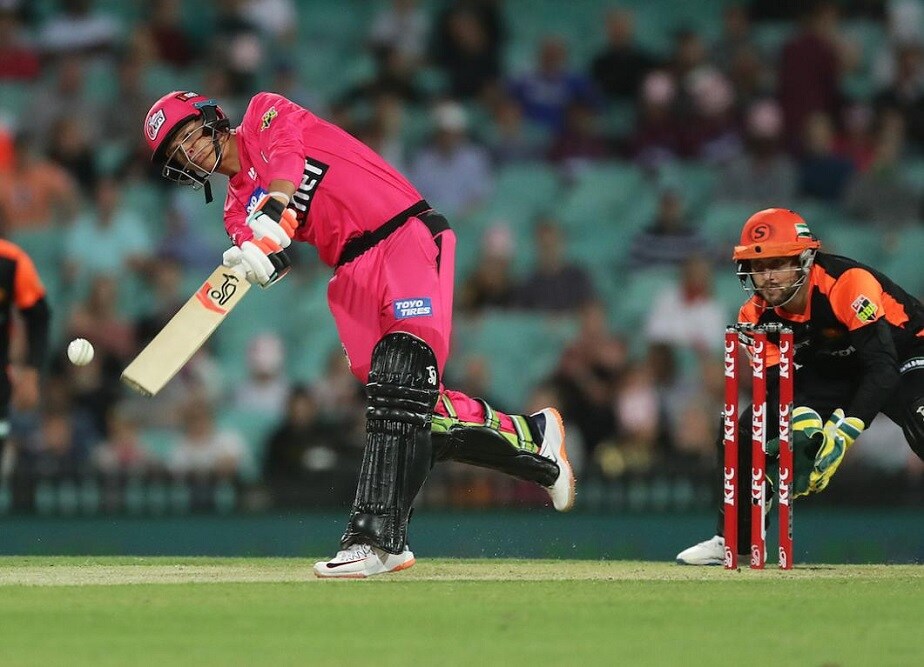  ಅದರಲ್ಲೂ ಜಾಶ್ ಫಿಲಿಪ್ ಜೊತೆ ಆಡುವುದನ್ನು ಎದುರು ನೋಡುತ್ತಿದ್ದೇನೆ. ಏಕೆಂದರೆ ನಮ್ಮಿಬ್ಬರ ಬ್ಯಾಟಿಂಗ್​ನಲ್ಲಿ ಬಹಳಷ್ಟು ಸಾಮ್ಯತೆ ಇದೆ. ಆಡಮ್ ಗಿಲ್​ಕ್ರಿಸ್ಟ್​ ಕೂಡ ಫಿಲಿಪ್ ಬಗ್ಗೆ ಉತ್ತಮ ಮಾತುಗಳನ್ನಾಡಿರುವುದನ್ನು ಕೇಳಿದ್ದೇನೆ ಎಂದು ಎಬಿಡಿ ಹೇಳಿಕೊಂಡಿದ್ದಾರೆ.