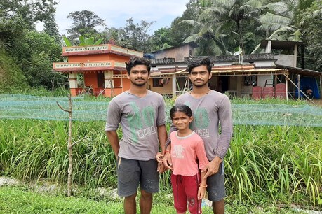 ಅಂಗಳದಲ್ಲೇ ಭತ್ತದ ಕೃಷಿ ಬೆಳೆದು ಮಾದರಿಯಾದ ದಕ್ಷಿಣ ಕನ್ನಡ ಜಿಲ್ಲೆಯ ವಿದ್ಯಾರ್ಥಿಗಳು ಅಂಗಳದಲ್ಲೇ ಭತ್ತದ ಕೃಷಿ ಬೆಳೆದು ಮಾದರಿಯಾದ ದಕ್ಷಿಣ ಕನ್ನಡ ಜಿಲ್ಲೆಯ ವಿದ್ಯಾರ್ಥಿಗಳು