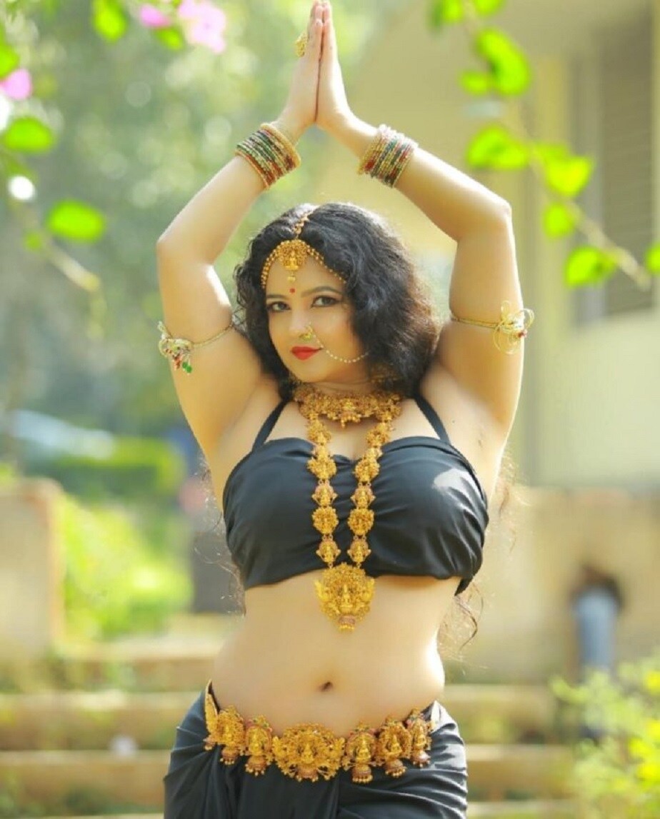 Actress Shubha Poonja cry, bigg boss kannada 8, bigg boss kannada season 8, Bigg Boss kannada 8, ಶುಭ ಪೂಂಜಾ ಕಣ್ಣೀರು, ಬಿಗ್ ಬಾಸ್ ಕನ್ನಡ 8, Bro Gowda, Bro Gowda Love Story, Dhanushree, Divya, ಬಿಗ್ ಬಾಸ್ ಮನೆಯಲ್ಲಿ ಚಿಗುರಿದ ಪ್ರೇಮ, ಬ್ರೋ ಗೌಡನಿಗೆ ಲವ್ವಾಗಿದೆ, ಧನುಶ್ರೀ, ದಿವ್ಯಾ, Nidhi Subbaiah, BBK , bbk8, kichcha sudeep,bbk8 contestant, who will win bbk8 colors kannada, kannada bigg boss, ಬಿಗ್ ಬಾಸ್ 8, ಕನ್ನಡ ಬಿಗ್ ಬಾಸ್,
