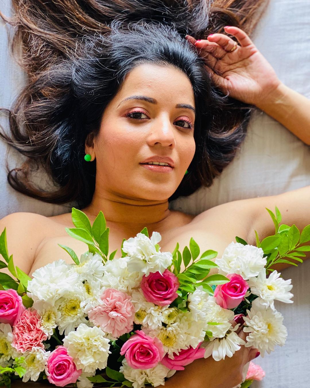 Monalisa, Rashmi Desai, Jacqueline Fernandez, actress topless photo, Jacqueline Fernandez topless photo, Jacqueline Fernandez 46 million followers, social media, viral news, viral photos, bollywood,, Jacqueline Fernandez, Jacqueline Fernandez latest photoshoot, Jacqueline Fernandez latest photos, Jacqueline Fernandez new movies, Jacqueline Fernandez hot photos, Jacqueline Fernandez Instagram, Bollywood, ಜಾಕ್ವೆಲಿನ್ ಫರ್ನಾಂಡಿಸ್, ಜಾಕ್ವೆಲಿನ್ ಇನ್ಸ್ಟಾಗ್ರಾಂ, ಜಾಕ್ವೆಲಿನ್ ಹೊಸ ಫೋಟೋಶೂಟ್, ಜಾಕ್ವೆಲಿನ್ ಫರ್ನಾಂಡಿಸ್, ಟಾಪ್ಲೆಸ್ ಫೋಟೋ ಹಂಚಿಕೊಂಡ ಜಾಕ್ವೆಲಿನ್, ಬಾಲಿವುಡ್ ನಟಿ ಜಾಕ್ವೆಲಿನ್, ರಶ್ಮಿ ದೇಸಾಯಿ, ಮೊನಾಲಿಸಾ
