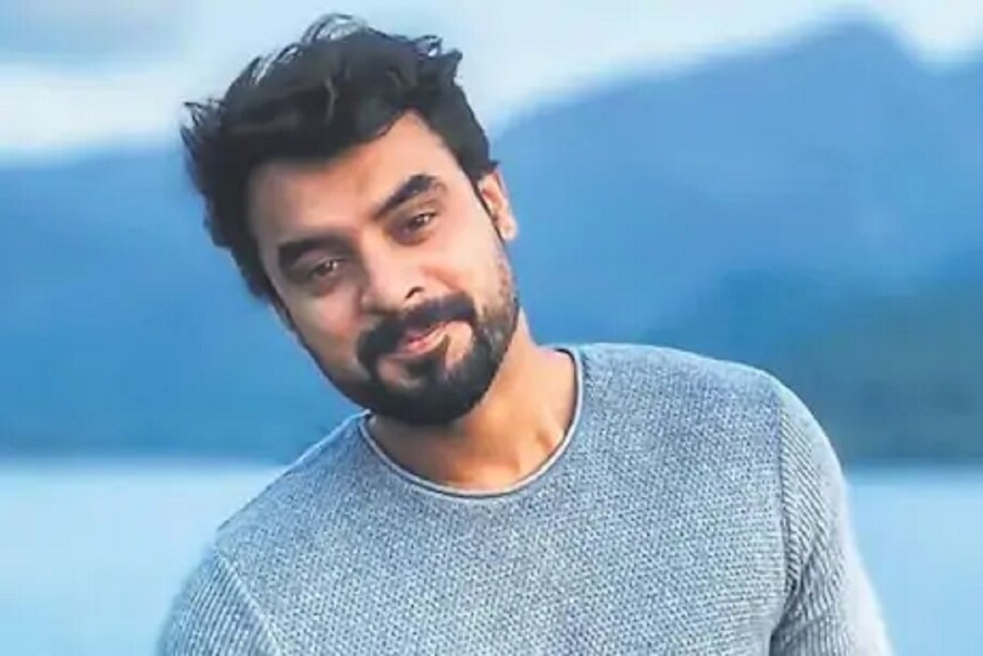  ಮಾಲಿವುಡ್​ ನಟ ಟೋವಿನೋ ಥಾಮಸ್ ತಮ್ಮ ಹೊಸ ಸಿನಿಮಾ ಕಾಲದ ಶೂಟಿಂಗ್​ನಲ್ಲಿ ಬ್ಯುಸಿಯಿದ್ದರು.
