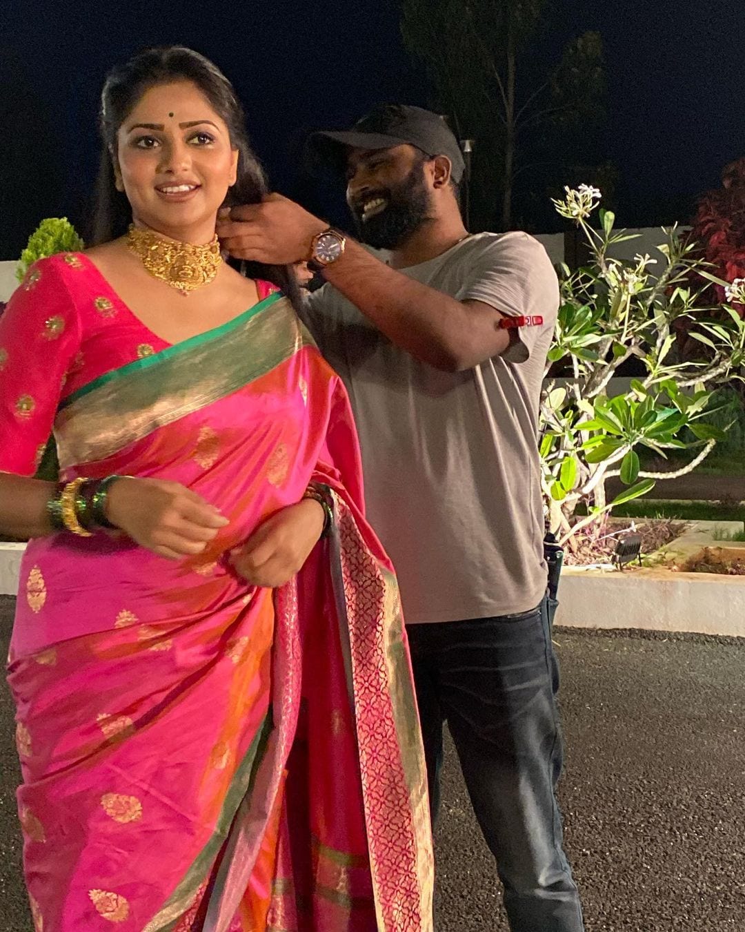 Rachita Ram: ವಿನ್ಯಾಸಿತ ಡ್ರೆಸ್ ತೊಟ್ಟು ಕ್ಲಾಸಿ ಲುಕ್ ನಲ್ಲಿ ಪೋಸ್ ಕೊಟ್ಟ ರಚಿತಾ ...