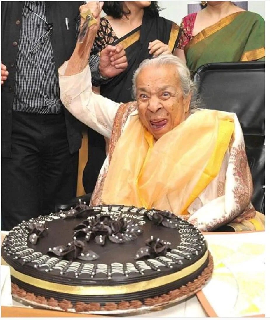 Zohra Sehgal, Zohra Sehgal age, Zohra Sehgal birthday, happy birthday Zohra Sehgal, remembring Zohra Sehgal, Zohra Sehgal movies, Zohra Sehgal facebook, Zohra Sehgal daughter, Zohra Sehgal husband, Zohra Sehgal family, Zohra Sehgal love story, Zohra Sehgal photos, Zohra Sehgal interviews ಜೋಹ್ರಾ ಸೈಗಲ್, ಬಾಲಿವುಡ್ ನಟಿ