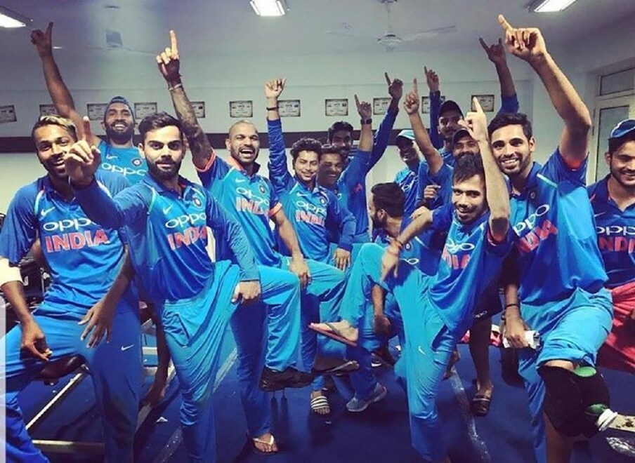  ಆಸ್ಟ್ರೇಲಿಯಾ ವಿರುದ್ದ ಮೊದಲ ಟಿ20 ಗೆದ್ದು ಬೀಗಿರುವ ಟೀಮ್ ಇಂಡಿಯಾ ಸಿಡ್ನಿ ಕ್ರಿಕೆಟ್​ ಸ್ಟೇಡಿಯಂನಲ್ಲಿ 2ನೇ ಟಿ20 ಪಂದ್ಯವನ್ನಾಡುತ್ತಿದೆ. ಈ ಪಂದ್ಯವನ್ನು ಭಾರತ ಗೆದ್ದುಕೊಂಡರೆ ದೊಡ್ಡ ರೀತಿಯ ಸೆಲೆಬ್ರೇಷನ್ ಇರಲಿದೆ. ಏಕೆಂದರೆ ಟೀಮ್ ಇಂಡಿಯಾದಲ್ಲಿರುವ ಮೂವರು ಆಟಗಾರರ ಹುಟ್ಟುಹಬ್ಬ ಕೂಡ ಇಂದೇ (ಡಿಸೆಂಬರ್ 6).