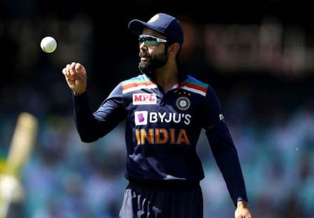 Virat Kohli: ವಿರಾಟ್ ಕೊಹ್ಲಿ ನಿರ್ಧಾರಗಳ ಬಗ್ಗೆ ಅಸಮಾಧಾನ ವ್ಯಕ್ತಪಡಿಸಿದ ಮಾಜಿ ಕ್ರಿಕೆಟಿಗ Virat Kohli: ವಿರಾಟ್ ಕೊಹ್ಲಿ ನಿರ್ಧಾರಗಳ ಬಗ್ಗೆ ಅಸಮಾಧಾನ ವ್ಯಕ್ತಪಡಿಸಿದ ಮಾಜಿ ಕ್ರಿಕೆಟಿಗ