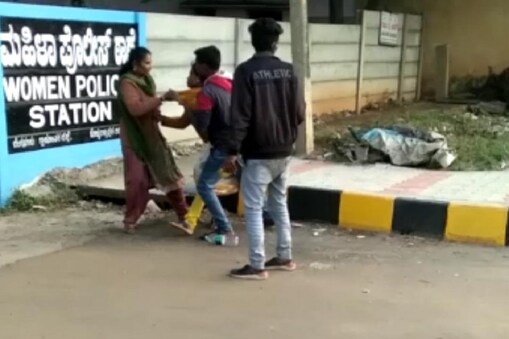 ಪೊಲೀಸ್ ಠಾಣೆ ಮುಂದೆ ಹೈಡ್ರಾಮಾ