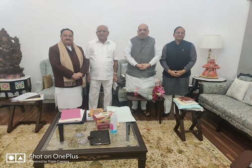 ದೆಹಲಿಯಲ್ಲಿ ಗೃಹ ಸಚಿವ ಅಮಿತ್ ಶಾ ಅವರನ್ನು ಭೇಟಿಯಾದ ಸಿಎಂ ಬಿಎಸ್ ಯಡಿಯೂರಪ್ಪ.