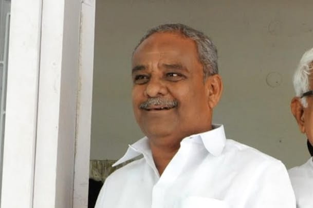 ಉಮೇಶ್ ಕತ್ತಿ ದರ್ಪದ ಉತ್ತರದ ವಿರುದ್ಧ ಜನಾಕ್ರೋಶ; ರಾಜ್ಯದ ರೈತರ ಹಾಗೂ ಪಡಿತರ ಕ್ಷಮೆಯಾಚಿಸಿದ ಸಚಿವ