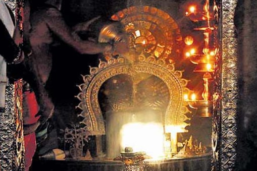 ಗವಿ ಗಂಗಾಧರೇಶ್ವರ ದೇವಸ್ಥಾನದ ಶಿವಲಿಂಗ