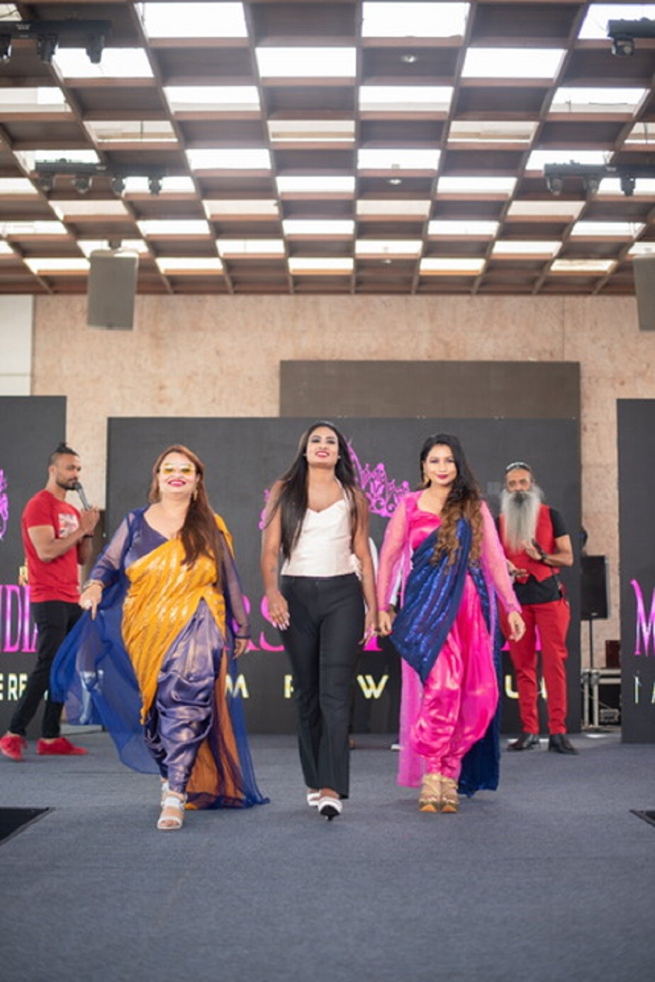  18 ರಿಂದ 55 ವರ್ಷದೊಳಗಿನ ಸ್ಪರ್ಧಿಗಳಿಗೆ ಪಾಲ್ಗೊಳ್ಳುವ ಅವಕಾಶ ನೀಡಲಾಗಿದ್ದು, ಪಾಲ್ಗೊಳ್ಳಲು ಇಚ್ಛಿಸುವ ಸ್ಪರ್ಧಿಗಳು 9901755163 ಗೆ ಕರೆ ಮಾಡಬಹುದು.