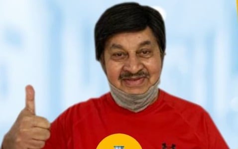  ನಟ ಶ್ರೀನಾಥ್​ ಕೂಡ ಲಸಿಕೆ ಪಡೆದು ಎಲ್ಲಾ ಹಿರಿಯ ನಾಗರೀಕರು ಲಸಿಕೆ ಪಡೆಯುವಂತೆ ಮನವಿ ಮಾಡಿದ್ದಾರೆ