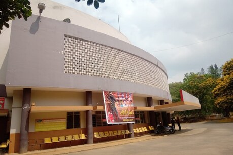 ಎಚ್‍ಎಮ್‍ಟಿ ಥಿಯೇಟರ್​ನಲ್ಲಿ ಕಪಲ್ ಸೀಟ್ಸ್! ಫ್ಯಾಮಿಲಿ ಆಡಿಯನ್ಸ್​ಗೆ ವಿಶೇಷ ಆಸನ ವ್ಯವಸ್ಥೆ..!