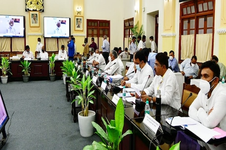 ಬೆಂಗಳೂರು ಭಾಗದ ಜನಪ್ರತಿನಿಧಿಗಳ ಸಭೆ; ಕೋವಿಡ್ ನಿಯಂತ್ರಣ ಸಂಬಂಧ ಮಹತ್ವದ ಮಾತುಕತೆ