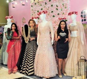  ಮದುವೆಯ ರಿಸೆಪ್ಶನ್ ಗೆ ಹೇಳಿ ಮಾಡಿಸಿದಂಥಾ ವಿವಿಧ ಬಗೆಯ ಡ್ರೆಸ್, ಗೌನ್ ಮತ್ತು ಮ್ಯಾಚಿಂಗ್ ಒಡವೆಗಳು