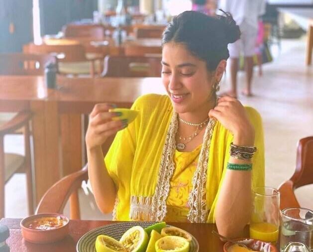  ಮಾಲ್ಡೀವ್ಸ್​ ಪ್ರವಾಸದಲ್ಲಿ ಜಾಹ್ನವಿ