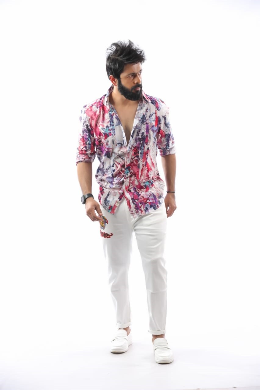  ನಾನು ಸುದೀಪ್ ಅಣ್ಣ ಅವರ ಅಭಿಮಾನಿ. ಅವರನ್ನೇ ನನ್ನ ರೋಲ್ ಮಾಡೆಲ್ ಎಂದು ನಂಬುತ್ತೇನೆ. ಅವರ ಅಭಿನಯ ನೋಡಿ ನನಗೂ ನಟನೆಯಲ್ಲಿ ಆಸಕ್ತಿ ಬೆಳೆಯಿತು. ಕಳೆದ 5-6 ವರ್ಷಗಳಿಂದ ಸಿನಿಮಾ ಇಂಡಸ್ಟ್ರಿಯಲ್ಲಿ ಏನಾದರೂ ಸಾಧಿಸಬೇಕು ಎಂದು ಅವಕಾಶದ ಹುಡುಕಾಟದಲ್ಲಿದ್ದೆ ಎನ್ನುತ್ತಾರೆ ಪ್ರವೀಣ್​​