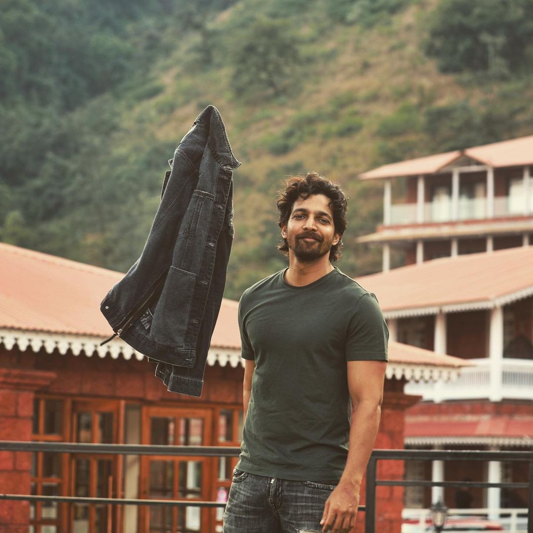  ತೆಲುಗು ಸಿನಿಮಾಗಳ ಜೊತೆಗೆ ಹಿಂದಿ ಚಿತ್ರಗಳಲ್ಲೂ ನಟಿಸುತ್ತಿರುವ ತಮ್ಮ ಸಾಹಸ ಪ್ರವೃತ್ತಿಯಿಂದಲೇ ಸಾಕಷ್ಟು ಹೆಸರು ಮಾಡಿದ್ದಾರೆ.