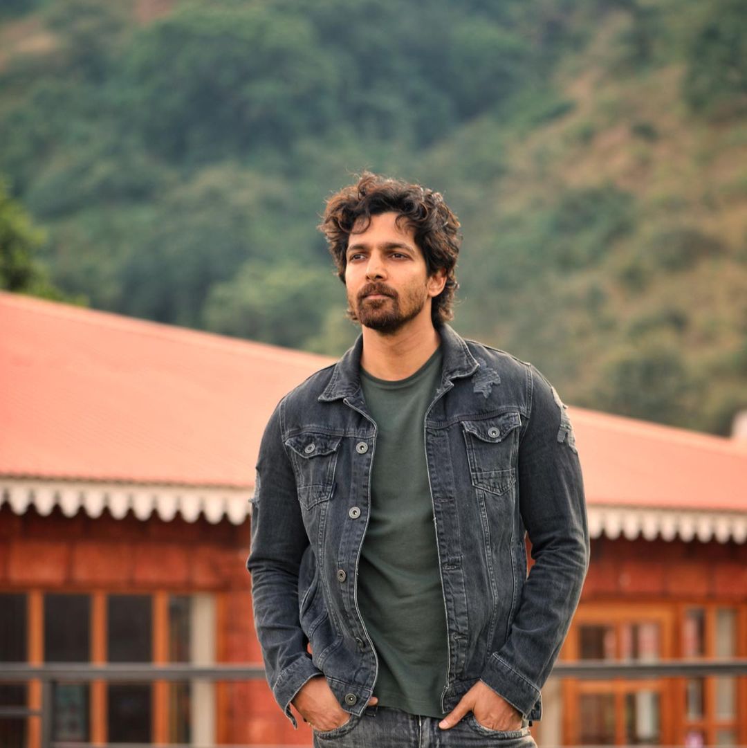  ಬಾಲಿವುಡ್​ ಸಿನಿಮಾ ಸನಮ್ ತೇರಿ ಕಸಮ್​ನಲ್ಲಿ ನಾಯಕನಾಗಿ ನಟಿಸಿರುವ ಹರ್ಷವರ್ಧನ್​ ರಾಣೆ ಈಗ ತಾವು ಮಾಡುತ್ತಿರುವ ಕೆಲಸದಿಂದಾಗಿ ಸುದ್ದಿಯಲ್ಲಿದ್ದಾರೆ.