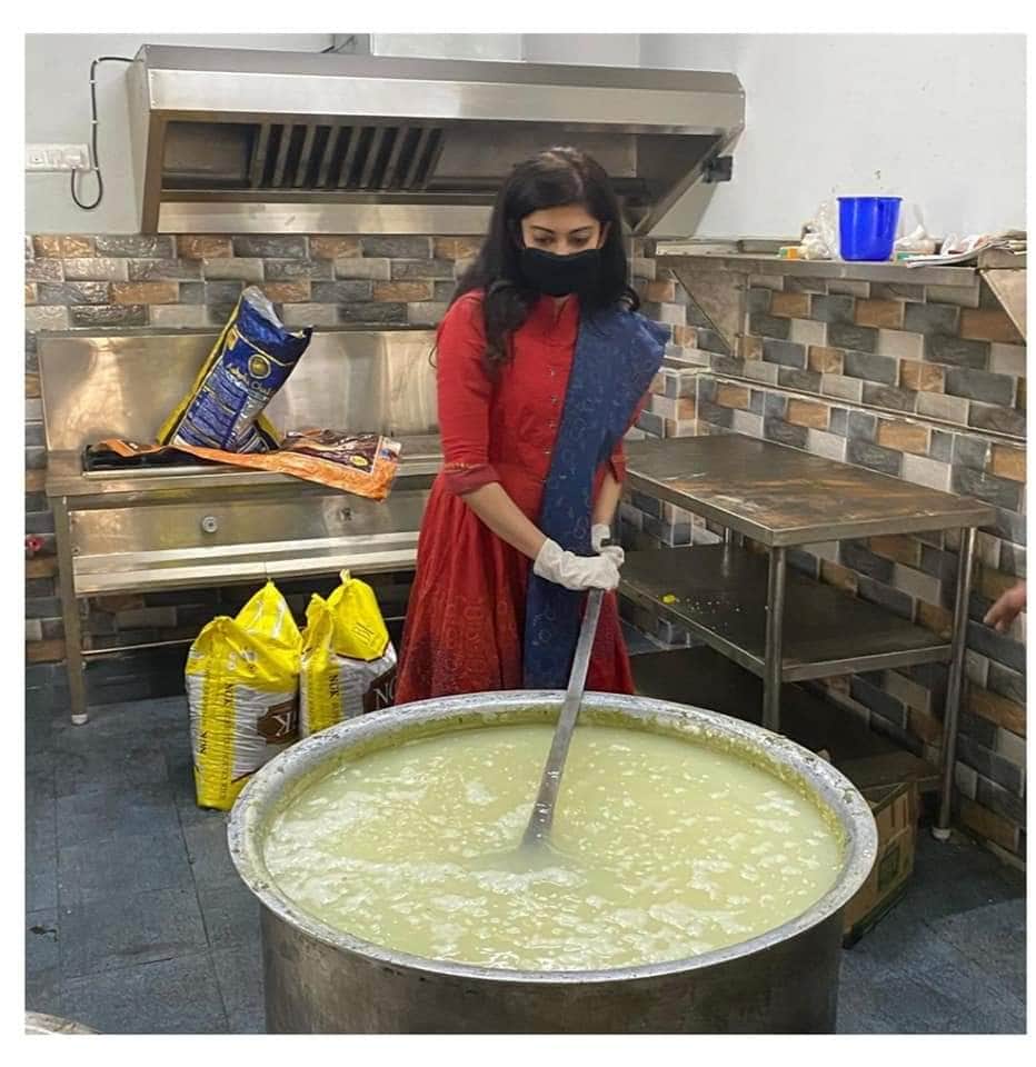  ತಮ್ಮ ಪೌಂಡೇಷನ್​ ಮೂಲಕ ಕಷ್ಟದಲ್ಲಿದ್ದ ಸಾಕಷ್ಟು ಮಂದಿಗೆ ನರೆವಾಗಿದ್ದ ಪ್ರಣೀತಾ ಈಗ ಕೋವಿಡ್​ ರೋಗಿಗಳಿಗೆ ಆಮ್ಲಜನಕ ಸಾಂದ್ರಕಗಳನ್ನು ನೀಡಲು ಮುಂದಾಗಿದ್ದಾರೆ.