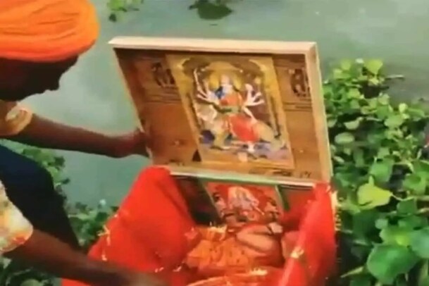 ಗಂಗಾನದಿಯಲ್ಲಿ ನವಜಾತ ಶಿಶುವನ್ನು ಪೆಟ್ಟಿಗೆಯಲ್ಲಿಟ್ಟು ತೇಲಿಬಿಟ್ಟ ಪಾಲಕರು; ಪೋಟೋ ವೈರಲ್!