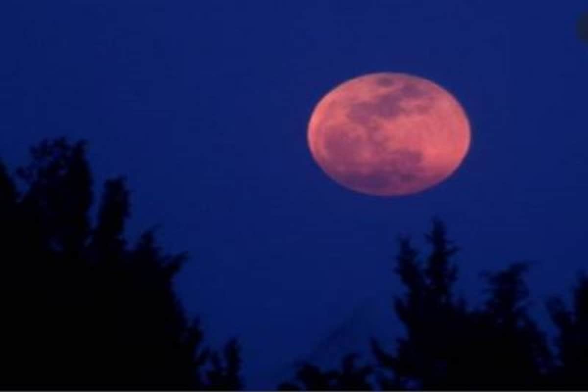 Strawberry Full Moon ಇಂದು ಗೋಚರಿಸಲಿದೆ 'ಗುಲಾಬಿ ಪೂರ್ಣ ಚಂದ್ರ'; ಮಿಸ್ ಮಾಡ್ದೆ