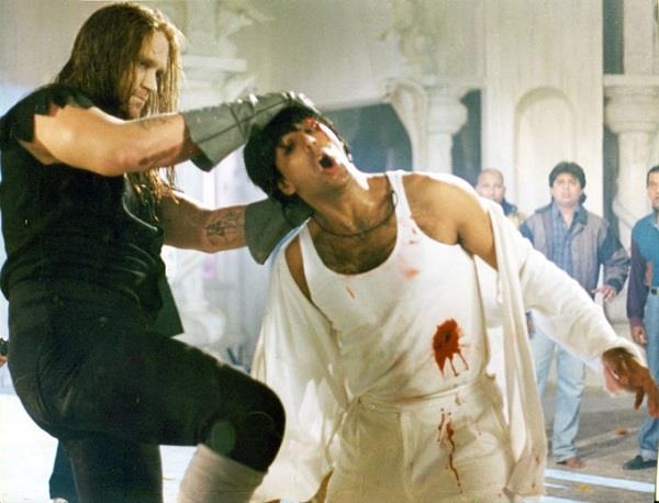 Akshay Kumar, the Undertaker, Khiladiyon Ka Khiladi, WWE, Akshay Kumar vs the Undertaker, ಅಕ್ಷಯ್ ಕುಮಾರ್, ಅಂಡರ್ ಟೇಕರ್, ಅಕ್ಷಯ್ ಕುಮಾರ್ಗೆ ಅಂಡರ್ ಟೇಕರ್ ಸವಾಲು, ಖಿಲಾಡಿಯೋಂಕ ಖಿಲಾಡಿ, WWE star The Undertaker Challenges Akshay Kumar for Real Rematch ae