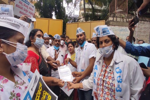 ಮನವಿ ಪತ್ರ ಸಲ್ಲಿಸಿದ ಎಎಪಿ ಕಾರ್ಯಕರ್ತರು.