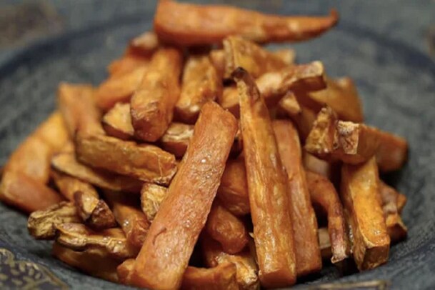 ಆಲೂಗಡ್ಡೆ ಸಿಪ್ಪೆಯಿಂದ 20 ನಿಮಿಷಗಳಲ್ಲಿ ಕ್ರಿಸ್ಪಿ ಚಿಪ್ಸ್ ತಯಾರಿಸಿ..!; ಮಾಡುವ ವಿಧಾನ ಇಲ್ಲಿದೆ