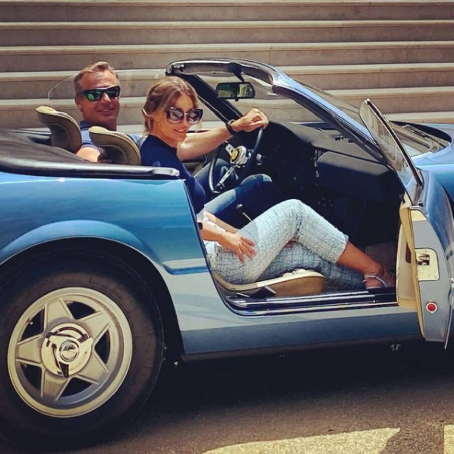  ಬ್ರಿಟನ್​ನ ಮಾಡೆಲ್ Kirsty Bertarelli ಮಿಸ್ ಯುಕೆ ಮತ್ತು ಮಿಸ್ ವರ್ಲ್ಡ್ ರನ್ನರ್ ಅಪ್ ಆಗಿದ್ದ ಚೆಲುವೆ. ಈಗ ತನ್ನ 50ನೆಯ ವಯಸ್ಸಿನಲ್ಲಿ ಮತ್ತೆ ಸುದ್ದಿಯಾಗಿದ್ದಾಳೆ. ಈಕೆ ತನ್ನ ಪತಿಗೆ ವಿಚ್ಛೇದನ ನೀಡಿದ್ದು ಬದಲಾಗಿ ಆಕೆಗೆ ಬರೋಬ್ಬರಿ 350 ಮಿಲಿಯನ್ ಪೌಂಡ್ ಗಳಷ್ಟು ಪರಿಹಾರ ದೊರೆತಿದೆ.