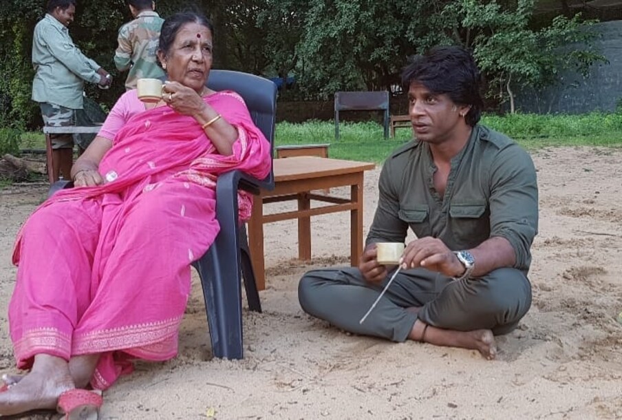 ಇಂದು ಬೆಳಗ್ಗೆ 7.30ಕ್ಕೆ ವಿಜಯ್​ ಅವರ ತಂದೆ ರುದ್ರಪ್ಪ ಅವರು ನಿಧನ ಹೊಂದಿದ್ದಾರೆ. ಅವರಿಗೆ 81 ವರ್ಷ ವಯಸ್ಸಾಗಿತ್ತು. ಅವರ ಅಂತ್ಯಕ್ರಿಯೆ ಆನೇಕಲ್​ನ ಕುಂಬಾರ ಹಳ್ಳಿಯಲ್ಲಿ ನಡೆಯಲಿದೆ