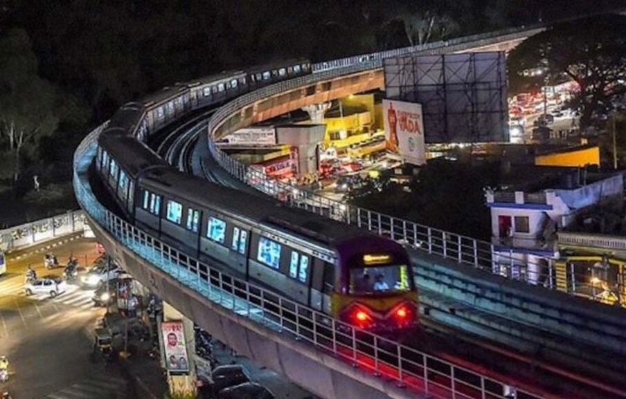  ನಮ್ಮ ಮೆಟ್ರೋದ ದೈನಂದಿನ ಪ್ರಯಾಣಿಕರ ಸಂಖ್ಯೆ ಸೋಮವಾರ 3 ಲಕ್ಷಕ್ಕೆ ತಲುಪಿದೆ, ಸೆಪ್ಟೆಂಬರ್ 7, 2020 ರಂದು ಕೊರೊನಾ-ಲಾಕ್ಡೌನ್ ನಂತರ ಸೇವೆಗಳು ಪುನರಾರಂಭಗೊಂಡಿತು. ಆಗಿನಿಂದ ಸೋಮವಾರವೇ ಅತ್ಯಧಿಕ ಪ್ರಯಾಣಿಕರು ಮೆಟ್ರೋದಲ್ಲಿ ಸಂಚರಿಸಿದ್ದಾರೆ. (ಪ್ರಾತಿನಿಧಿಕ ಚಿತ್ರ)